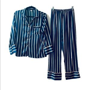 Silk pajamas smaller medium fit